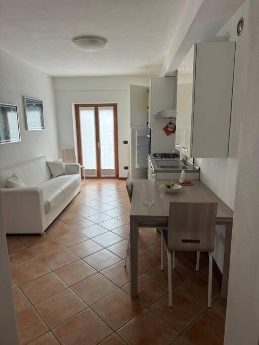 Suite Panoramica Casa Vacanza Di Alex G Oltre il Colle Buitenkant foto