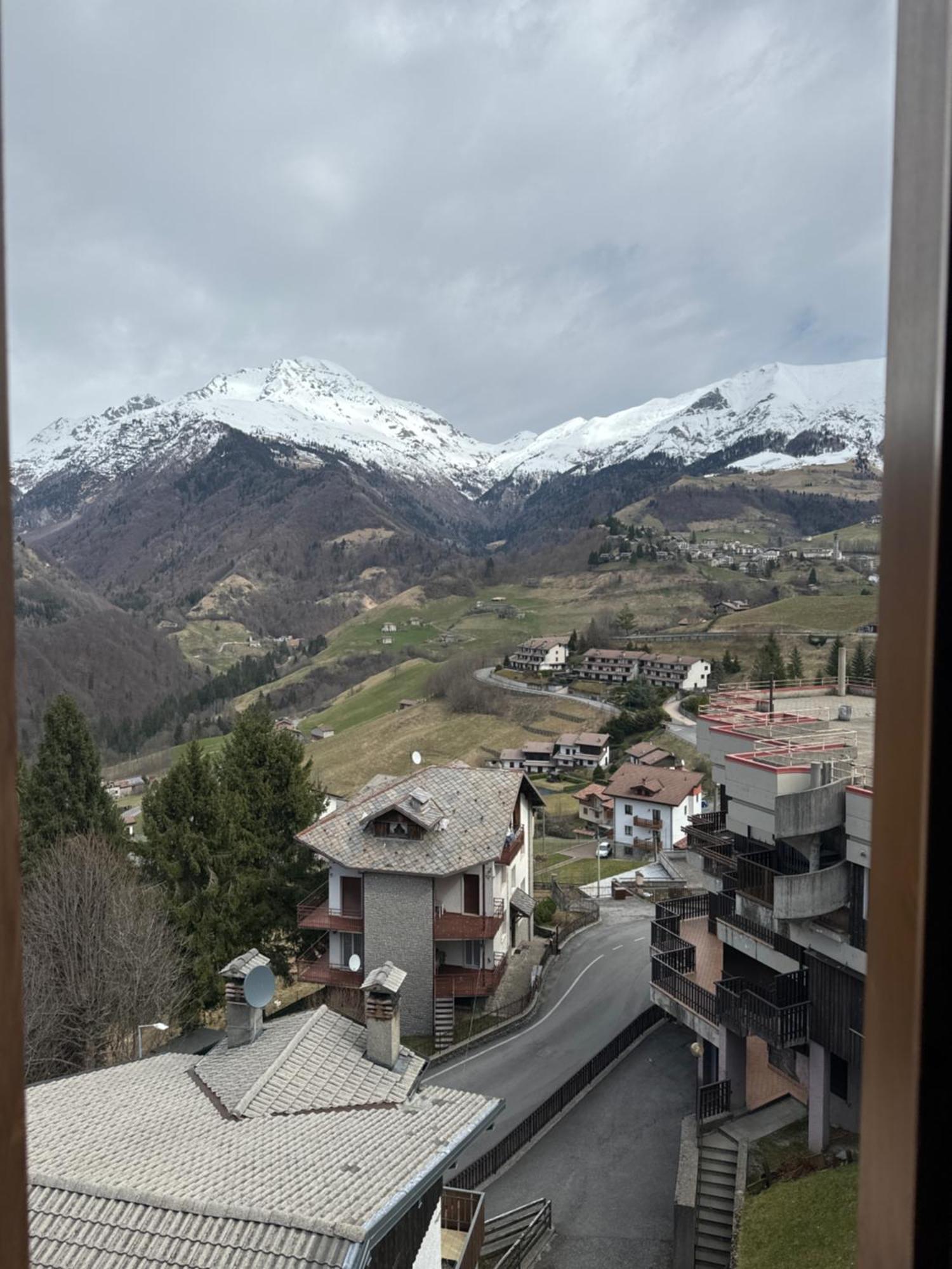 Suite Panoramica Casa Vacanza Di Alex G Oltre il Colle Buitenkant foto